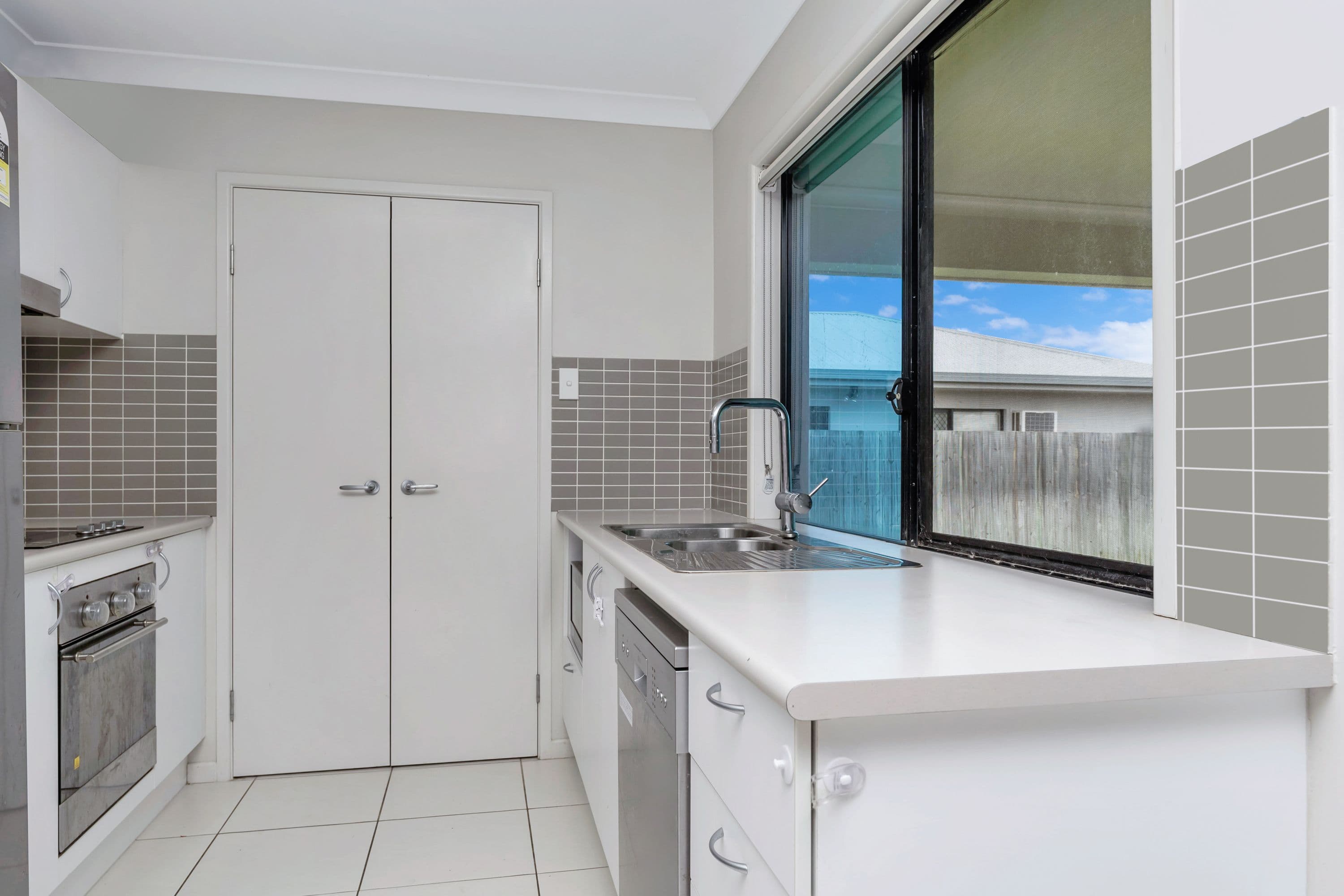 73 Shoalmarra Drive, Mount Low QLD 4818, Mount Low - Thumbnail 3