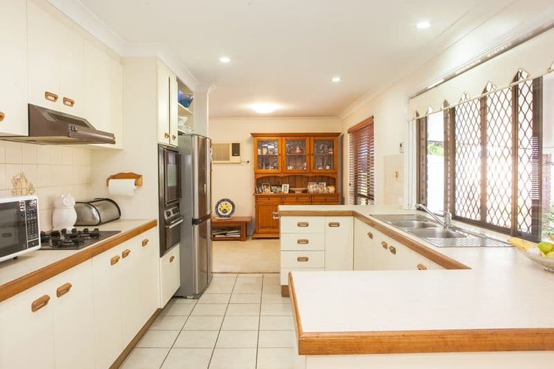 22 Sheppey Place, Yamanto QLD 4305, Yamanto - Thumbnail 3