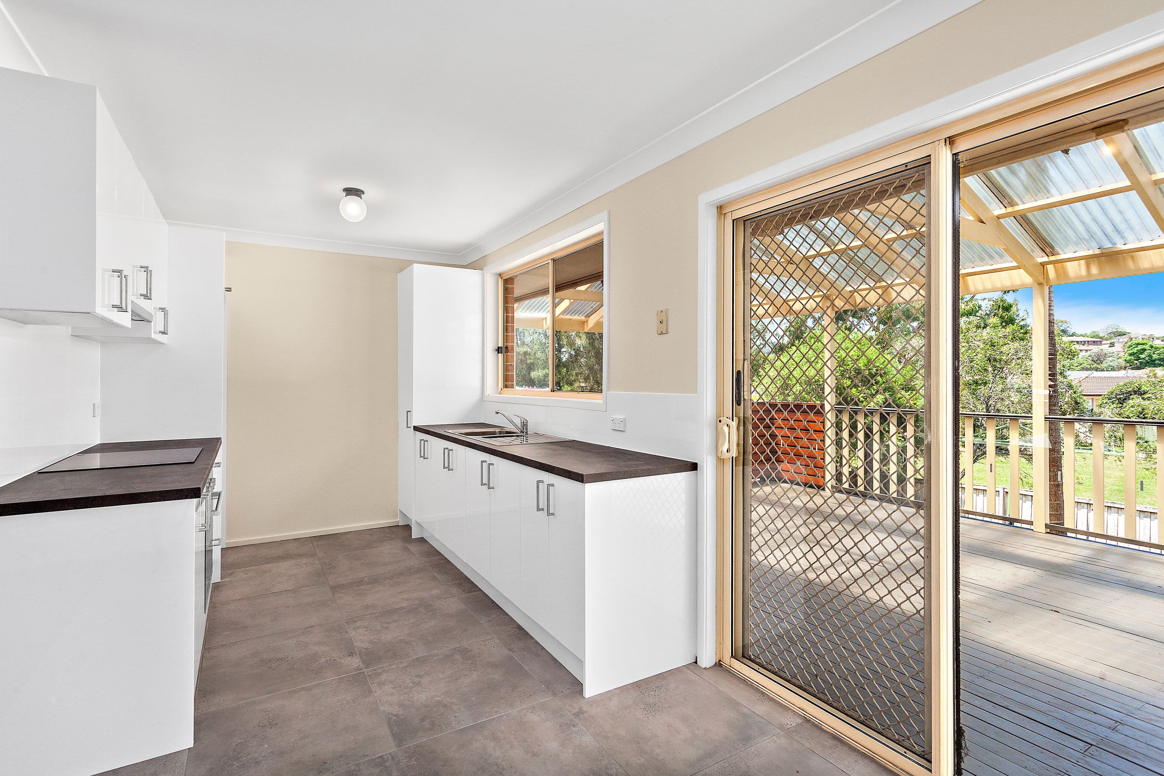 35 Gloucester Circuit, Albion Park - Thumbnail 2