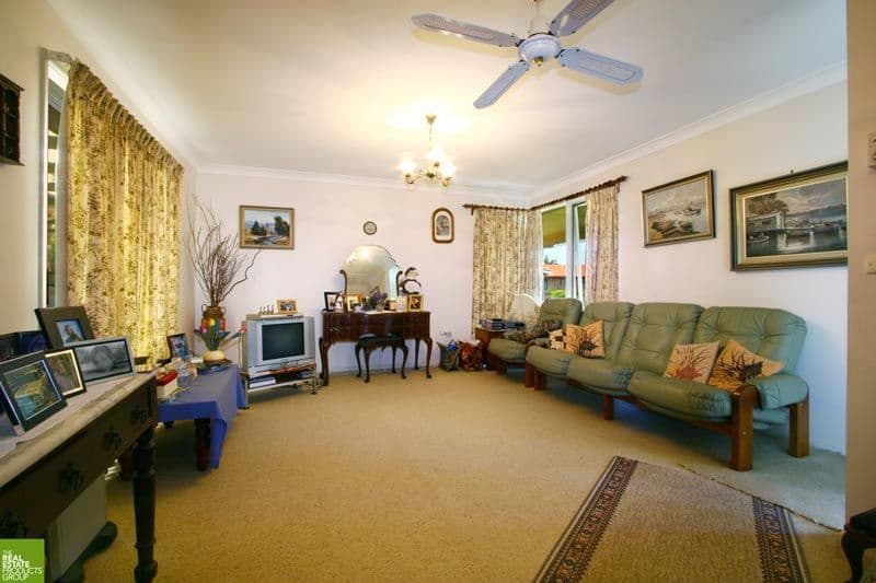 18  Flinders Close, BARRACK HEIGHTS NSW 2528, Barrack Heights - Thumbnail 3