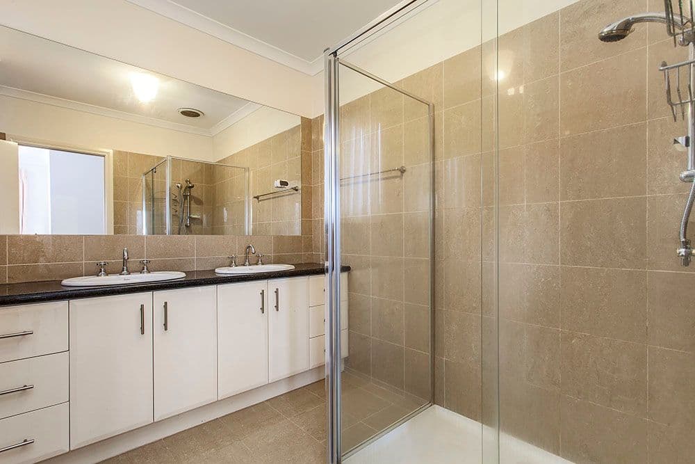 2A Maldon Crescent, DONCASTER EAST VIC 3109, Doncaster East - Thumbnail 5