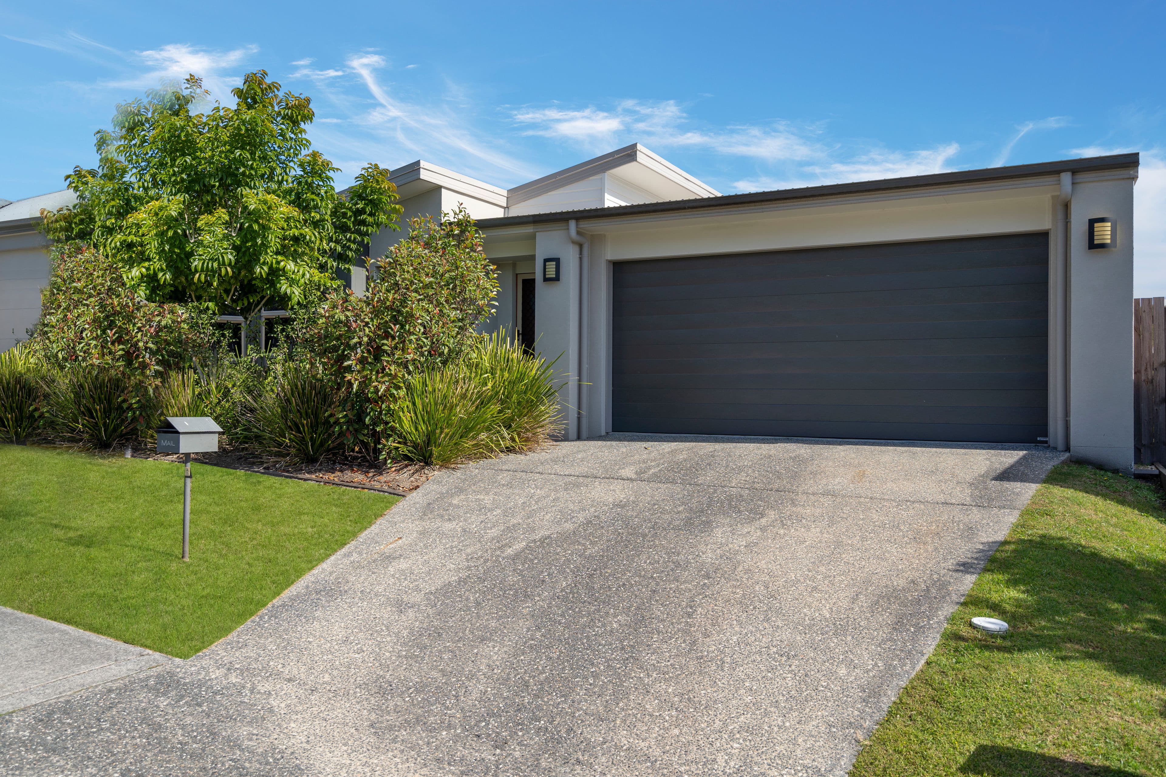 18 Dysart Drive, Holmview QLD 4207, Holmview - Thumbnail 2