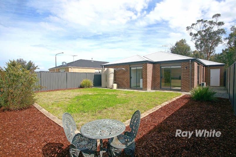 4 Walnut Way, PAKENHAM VIC 3810, Pakenham - Thumbnail 3