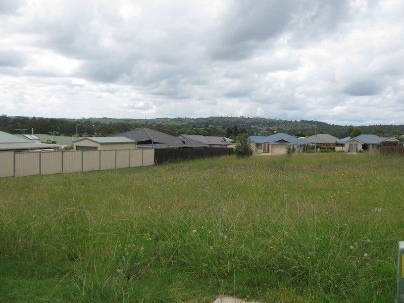 14 Naomi Drive, CROWS NEST QLD 4355, Crows Nest - Thumbnail 2