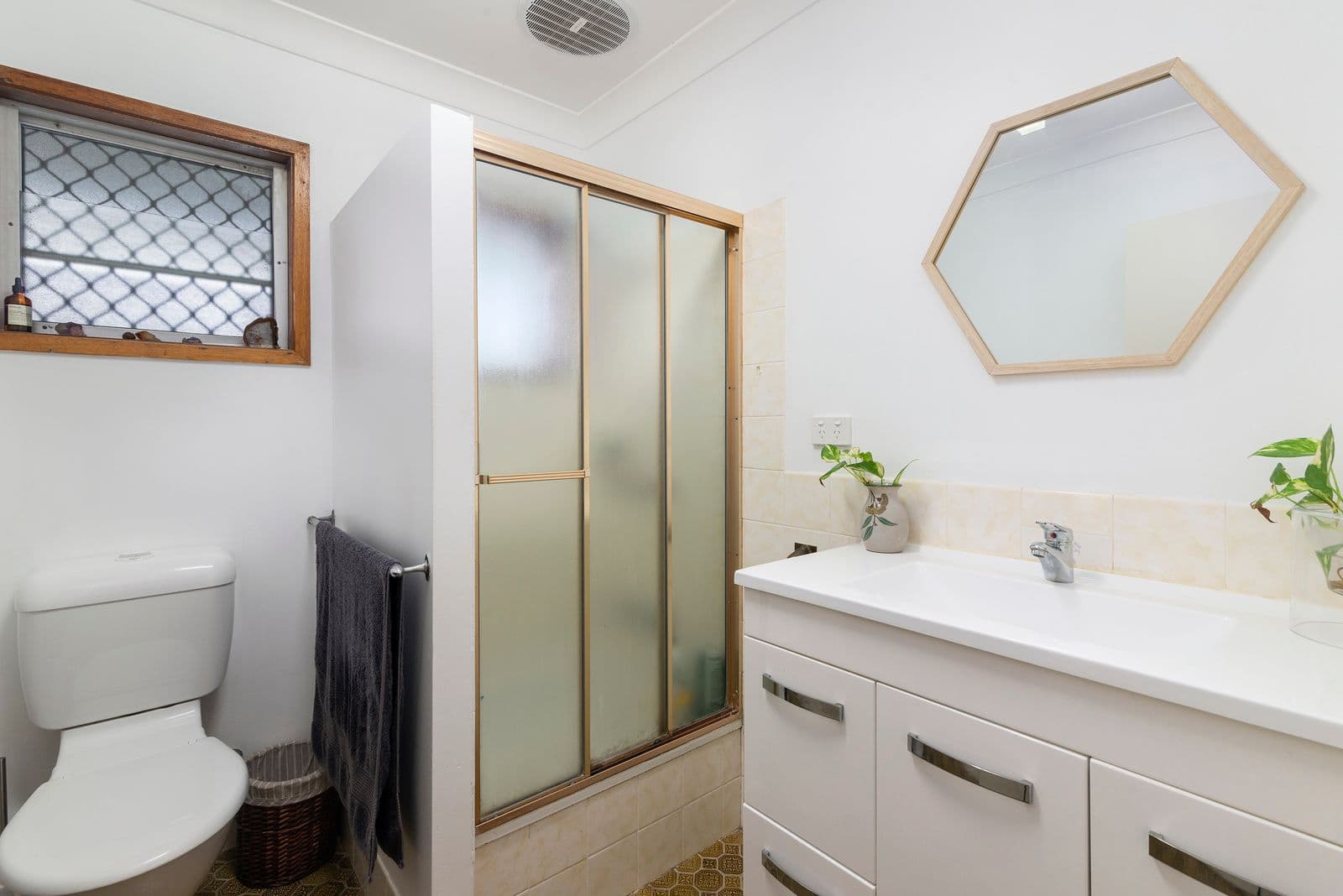 498 Coolangatta Road, Tugun QLD 4224, Tugun - Thumbnail 7