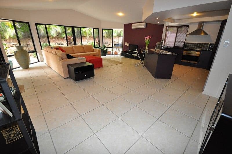 73 Arun Drive, ARUNDEL QLD 4214, Arundel - Thumbnail 2