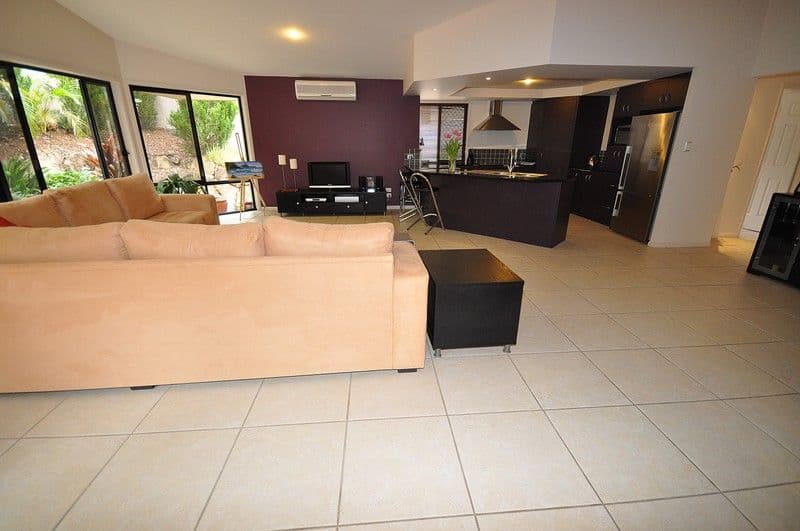 73 Arun Drive, ARUNDEL QLD 4214, Arundel - Thumbnail 7