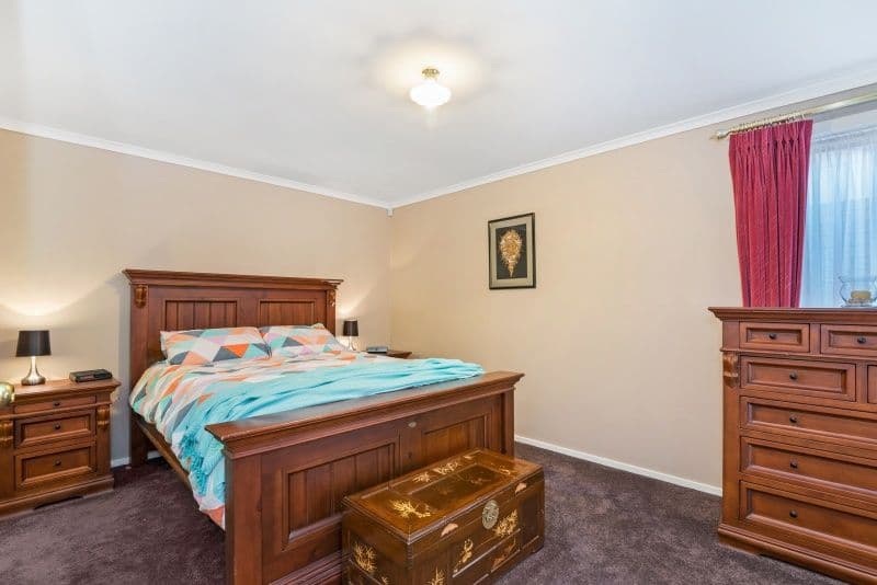 4 Stockdale Close, Ferntree Gully VIC 3156, Ferntree Gully - Thumbnail 2