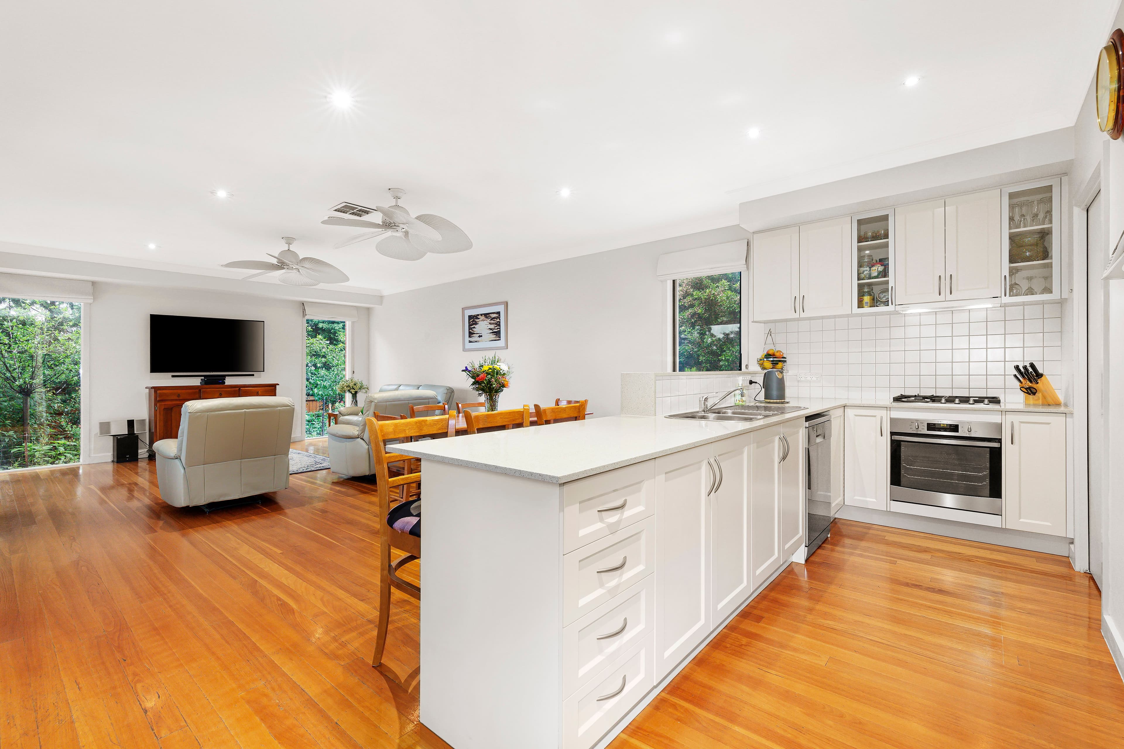 7 Woodlawn Circuit, Macleod VIC 3085, Macleod - Thumbnail 3