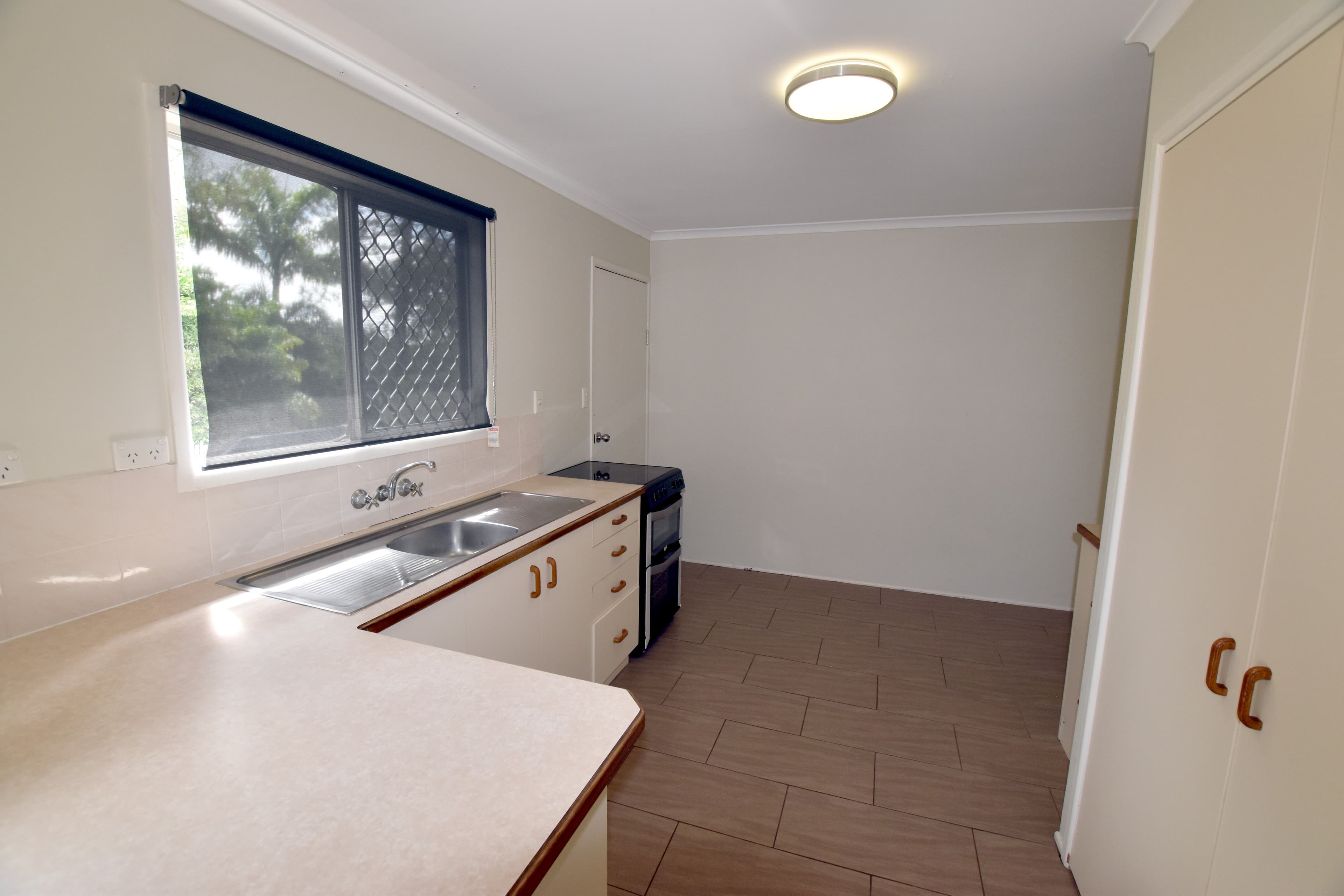 19 Lorikeet Avenue, New Auckland QLD 4680, New Auckland - Thumbnail 4