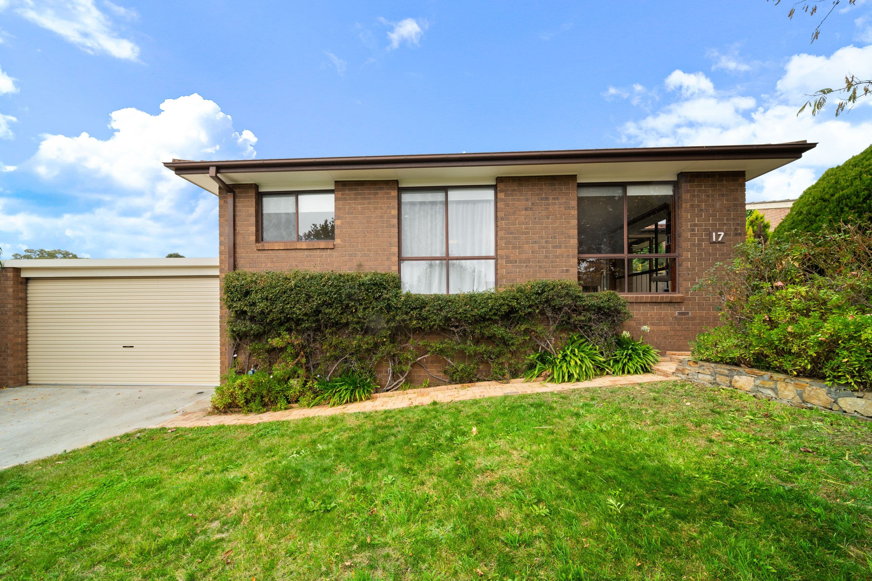 17 Casey Crescent, Calwell ACT 2905, Calwell - Thumbnail 3