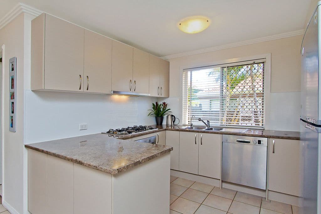 2 Manor Close, ROBINA QLD 4226, Robina - Thumbnail 3