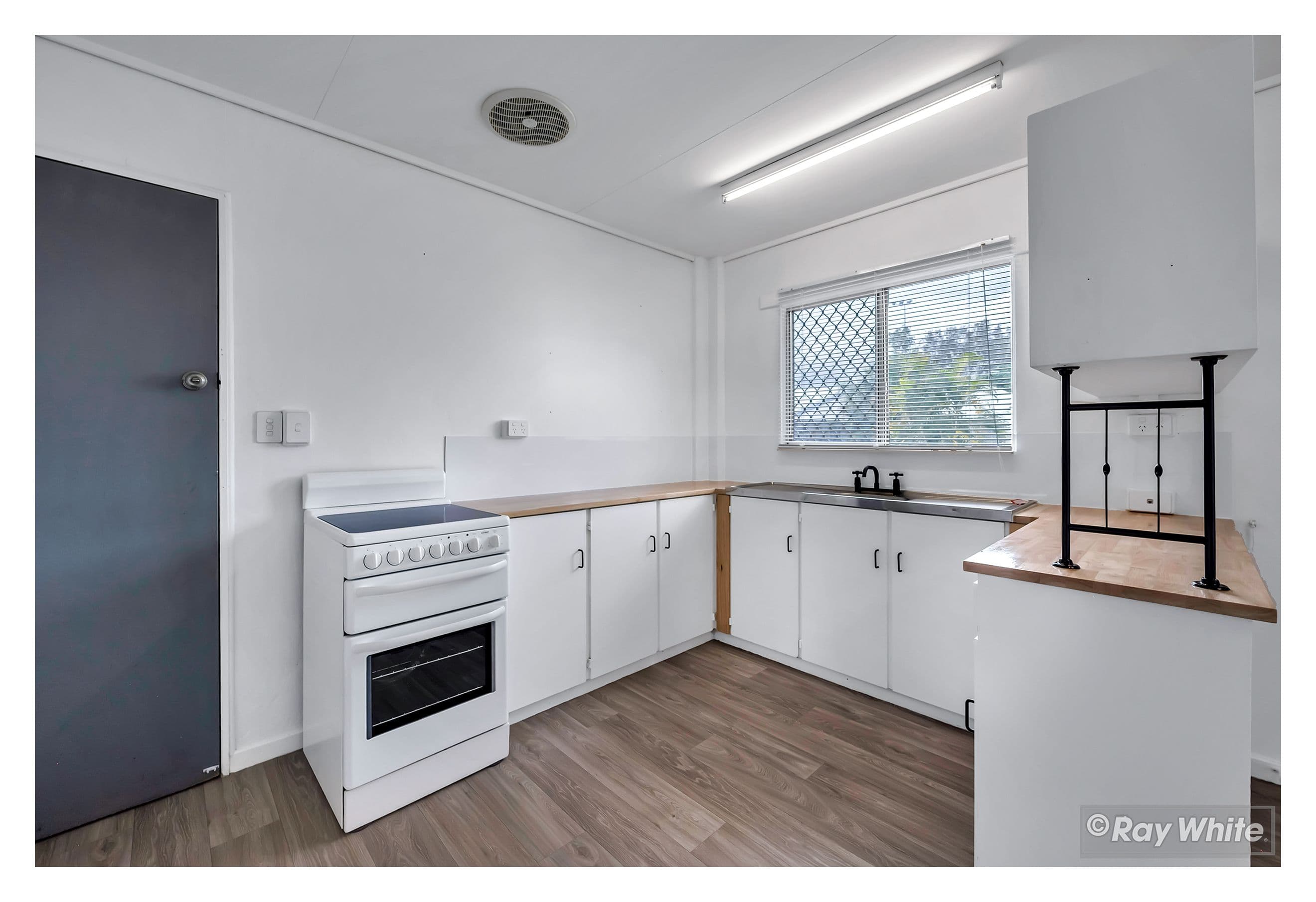 102A Bawden Street, Berserker QLD 4701, Berserker - Thumbnail 3