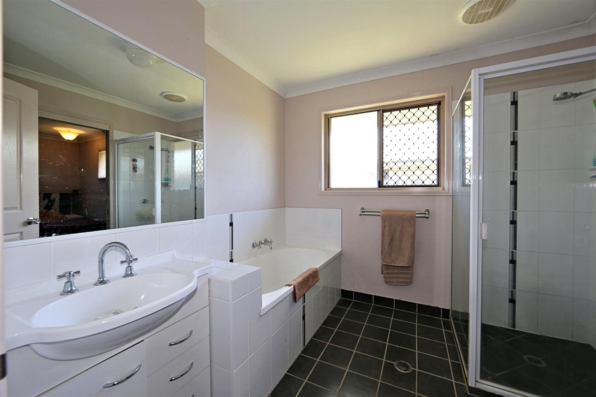 68 Dawson Avenue, THABEBAN QLD 4670, Thabeban - Thumbnail 3