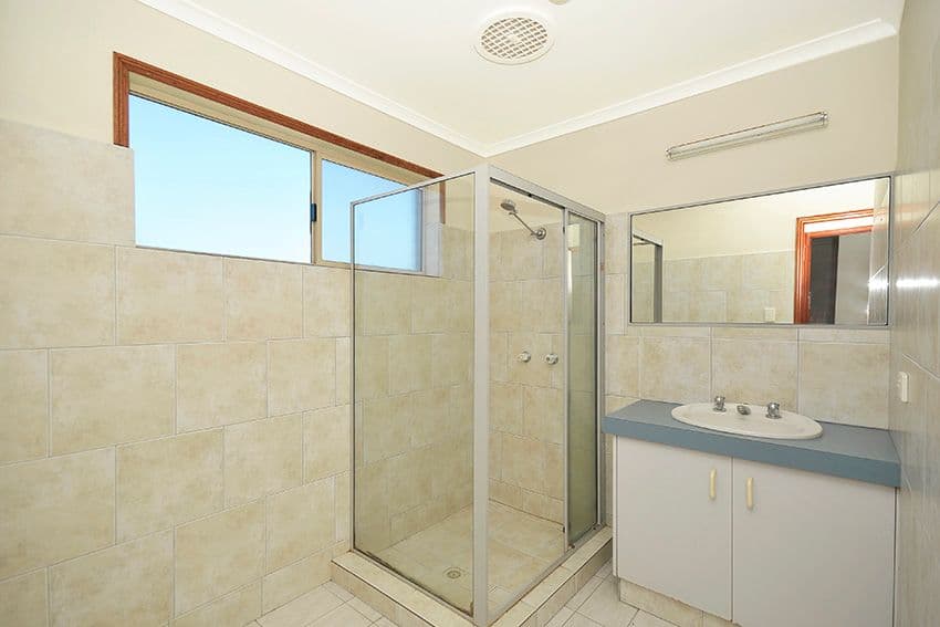 6 Cotinga Crescent, Burleigh Waters QLD 4220, Burleigh Waters - Thumbnail 8