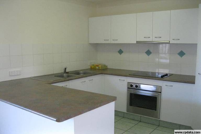 20 Marble Arch Place, Arundel QLD 4214, Arundel - Thumbnail 2