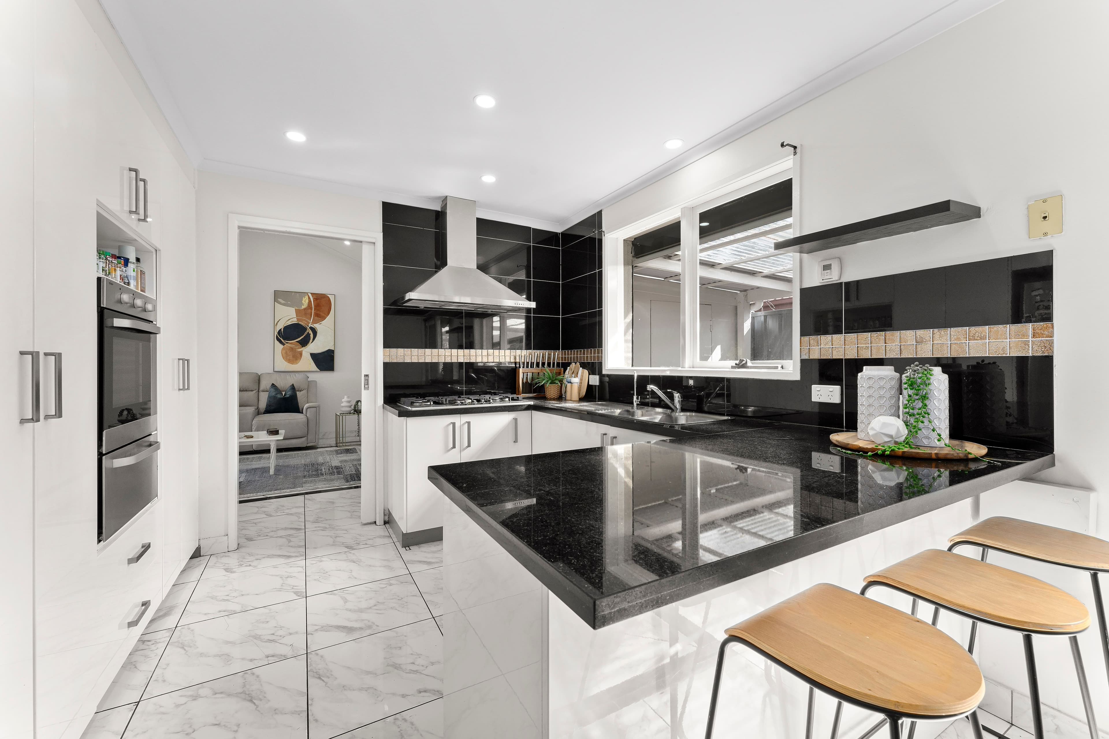 70 Prince of Wales Avenue, Mill Park VIC 3082, Mill Park - Thumbnail 2