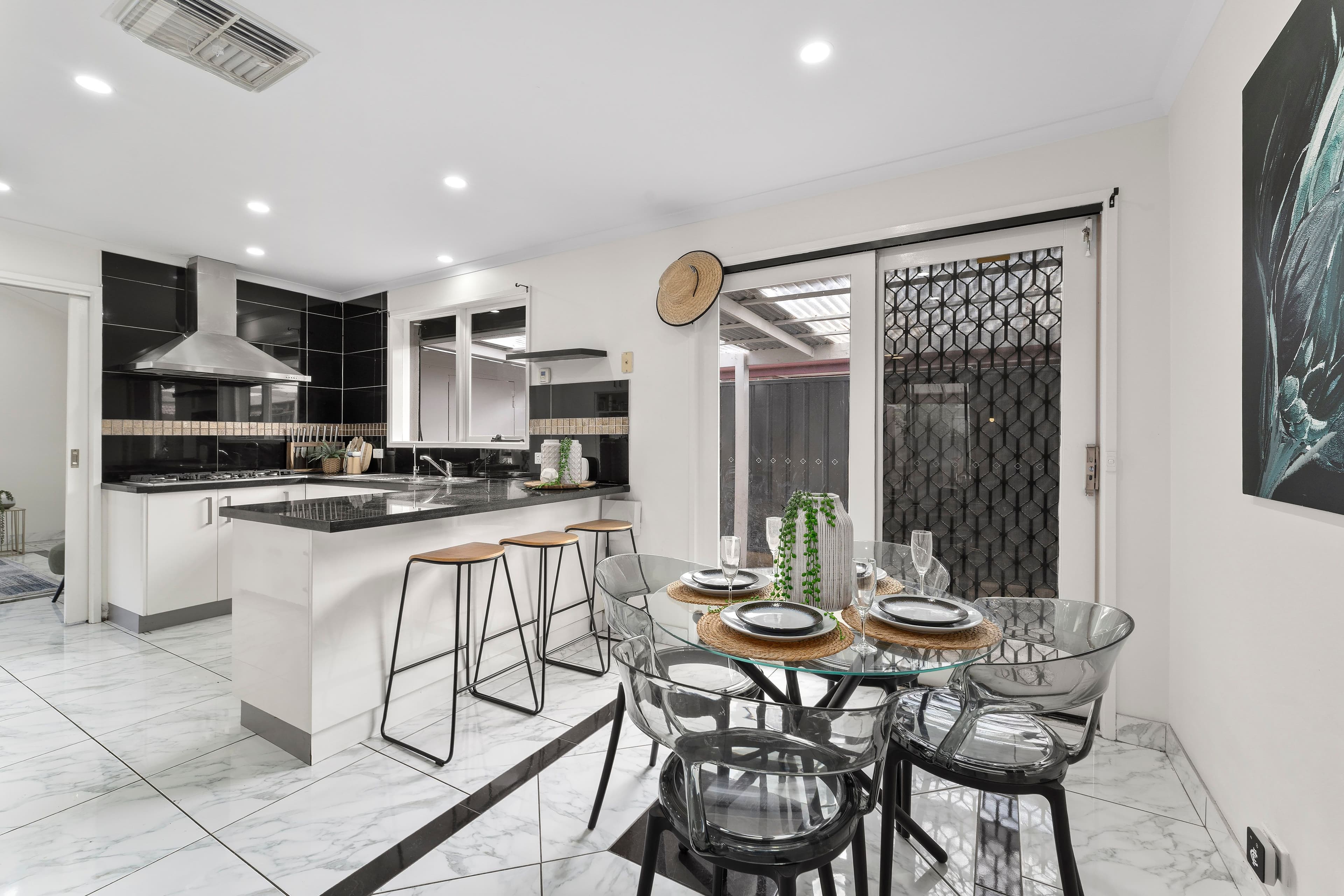 70 Prince of Wales Avenue, Mill Park VIC 3082, Mill Park - Thumbnail 3