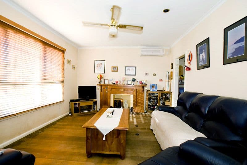 21 Racecourse Road, NOBLE PARK VIC 3174, Noble Park - Thumbnail 3