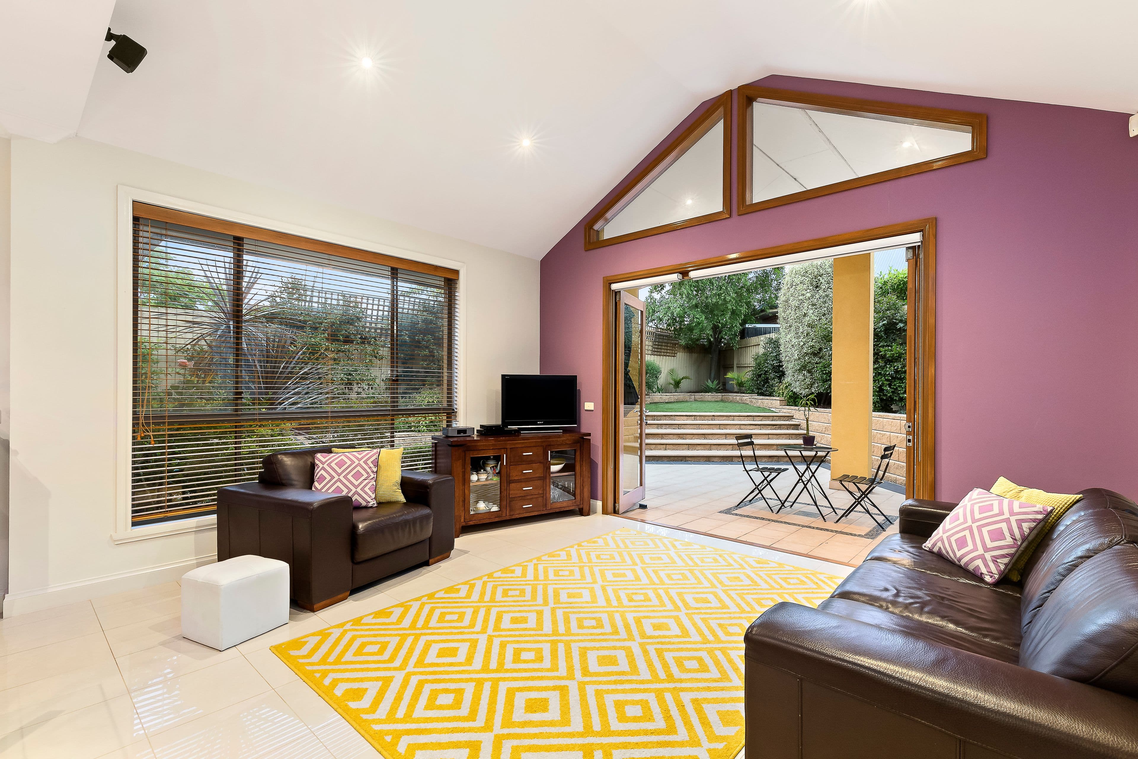 2A Esther Court, Mount Waverley VIC 3149, Mount Waverley - Thumbnail 2