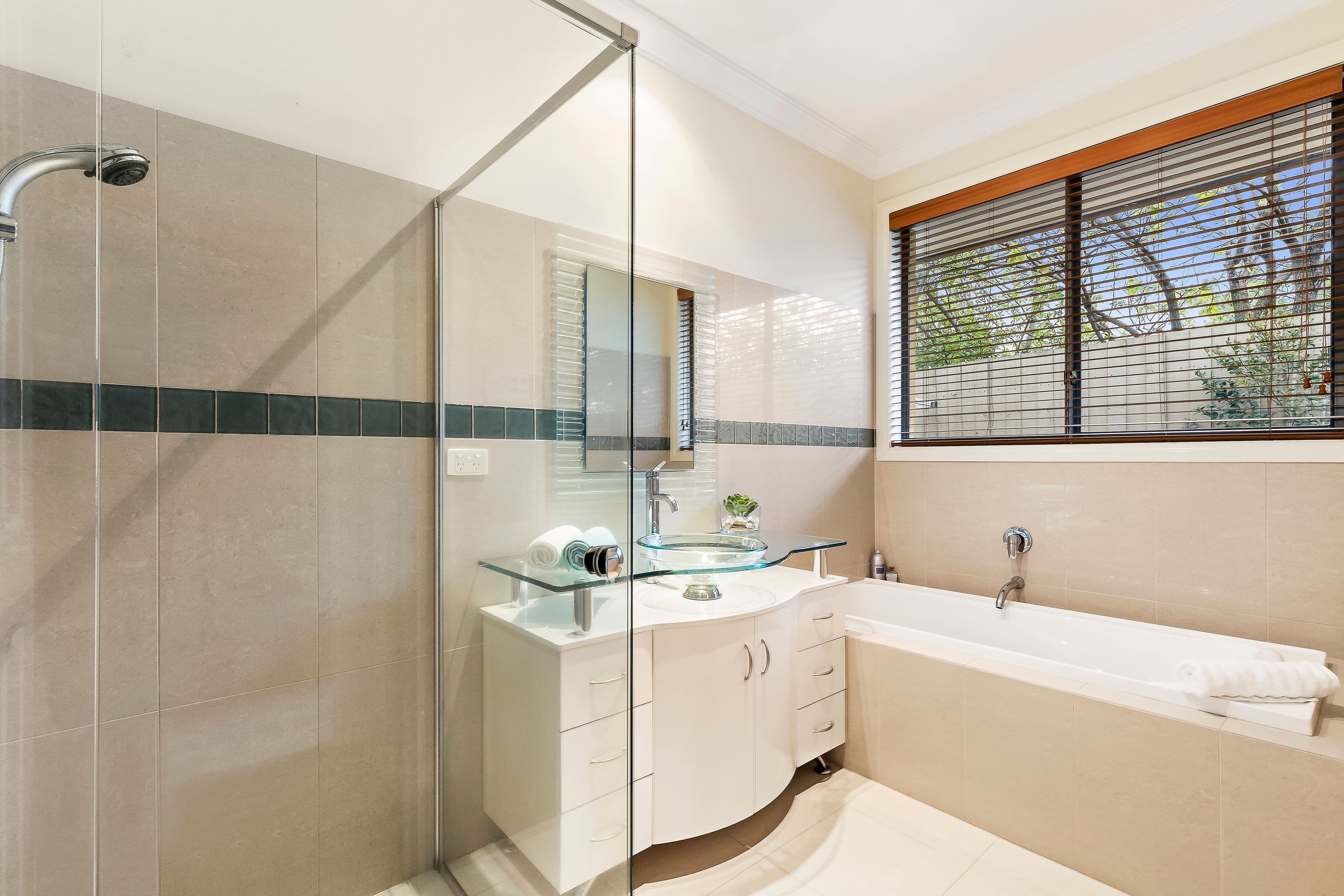 2A Esther Court, Mount Waverley VIC 3149, Mount Waverley - Thumbnail 8