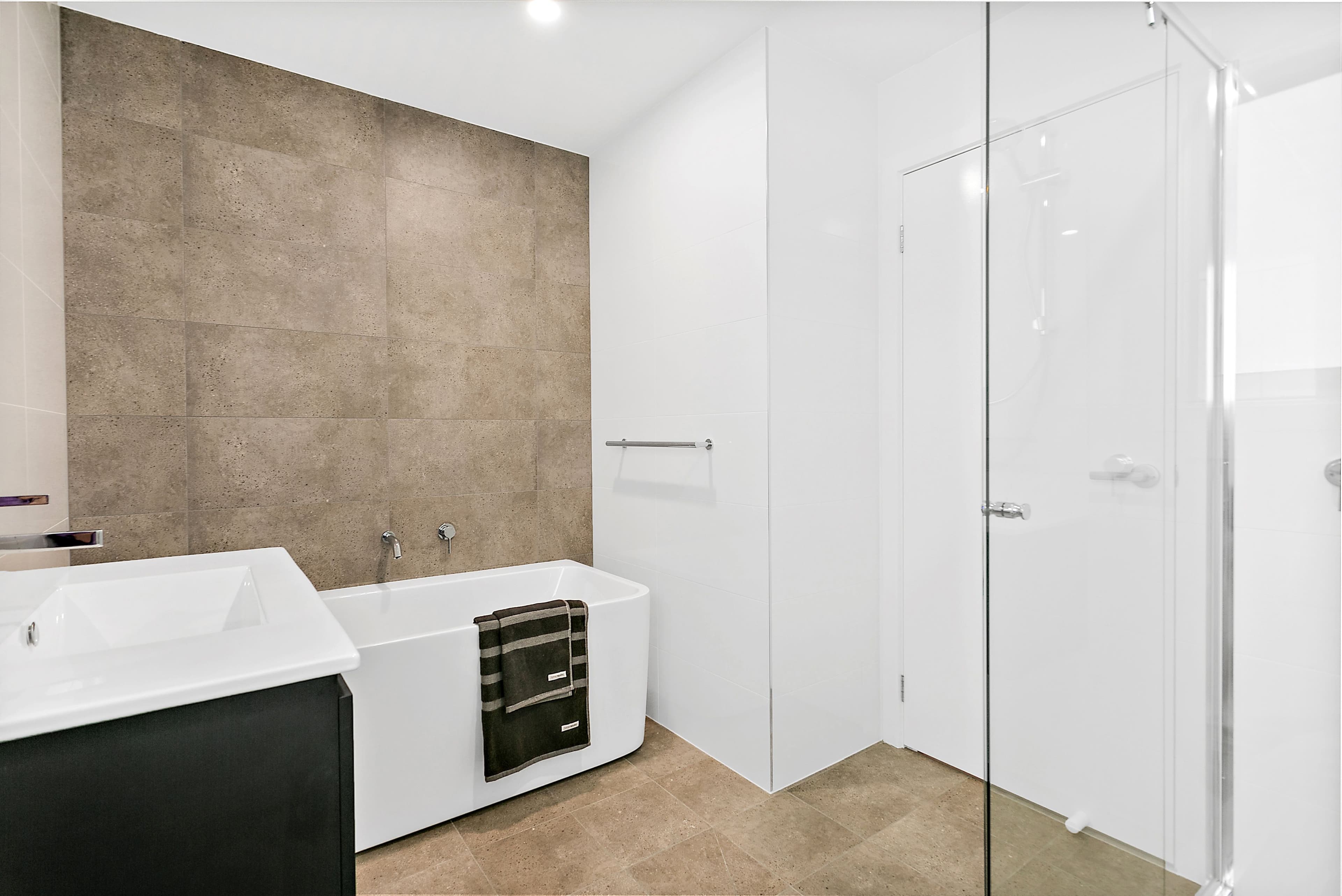 36 Butterfactory Drive, Calderwood - Thumbnail 6
