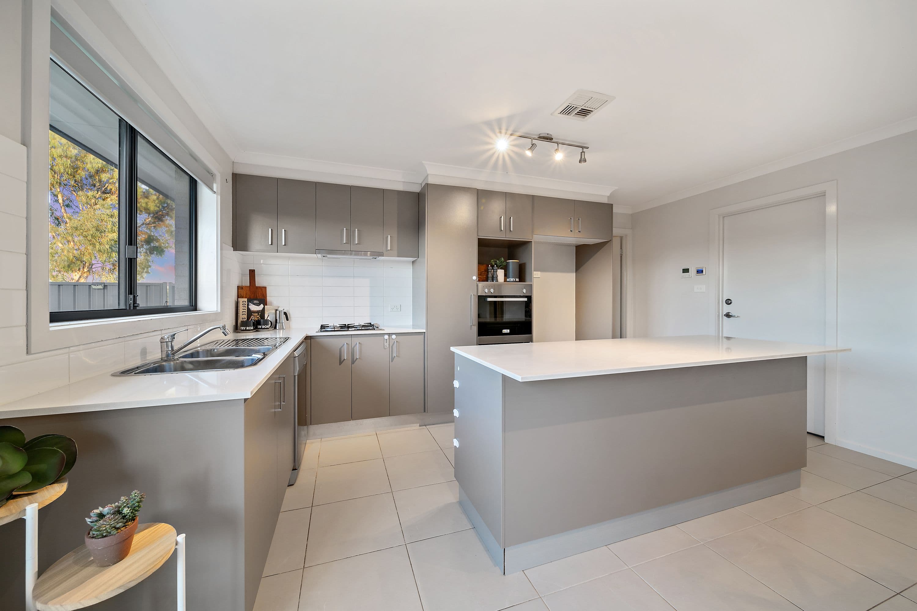 133 Macfarlane Burnet Avenue, Macgregor ACT 2615, Macgregor - Thumbnail 5