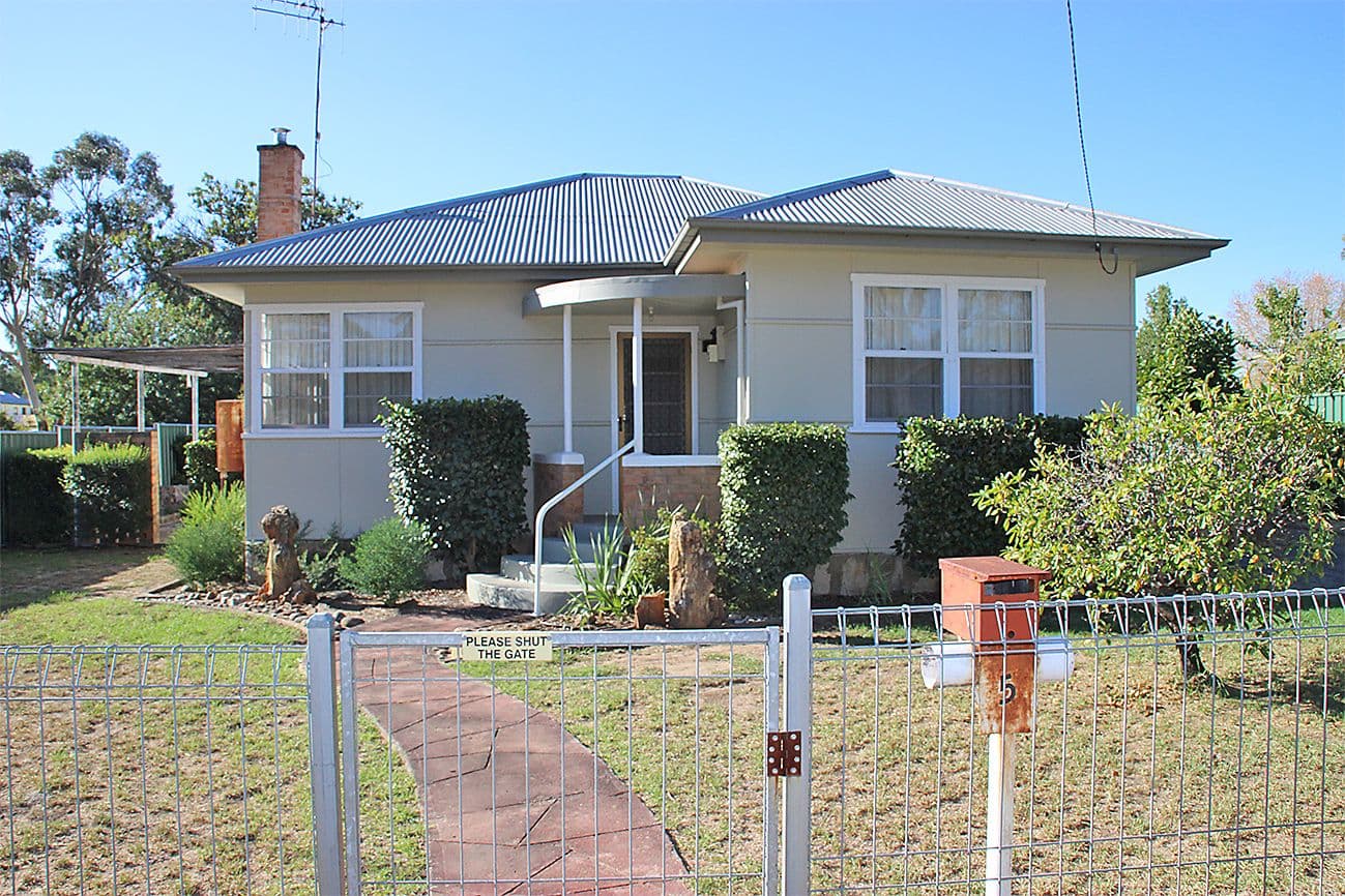 5 Gordon Street, Coonabarabran - Image 1