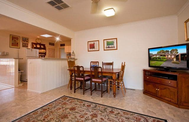 37 Folkstone Crescent, FERNTREE GULLY VIC 3156, Ferntree Gully - Thumbnail 2
