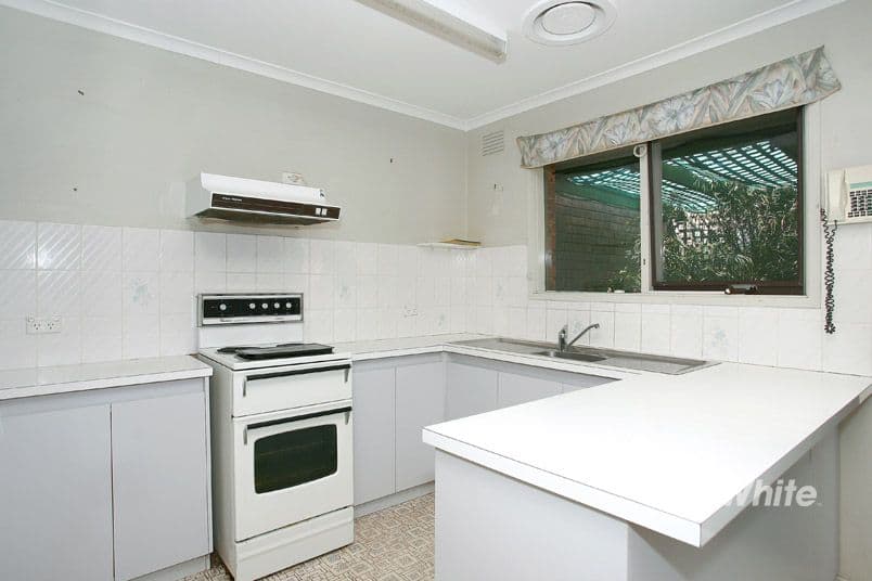15 Tucker Street, CRANBOURNE VIC 3977, Cranbourne - Thumbnail 4