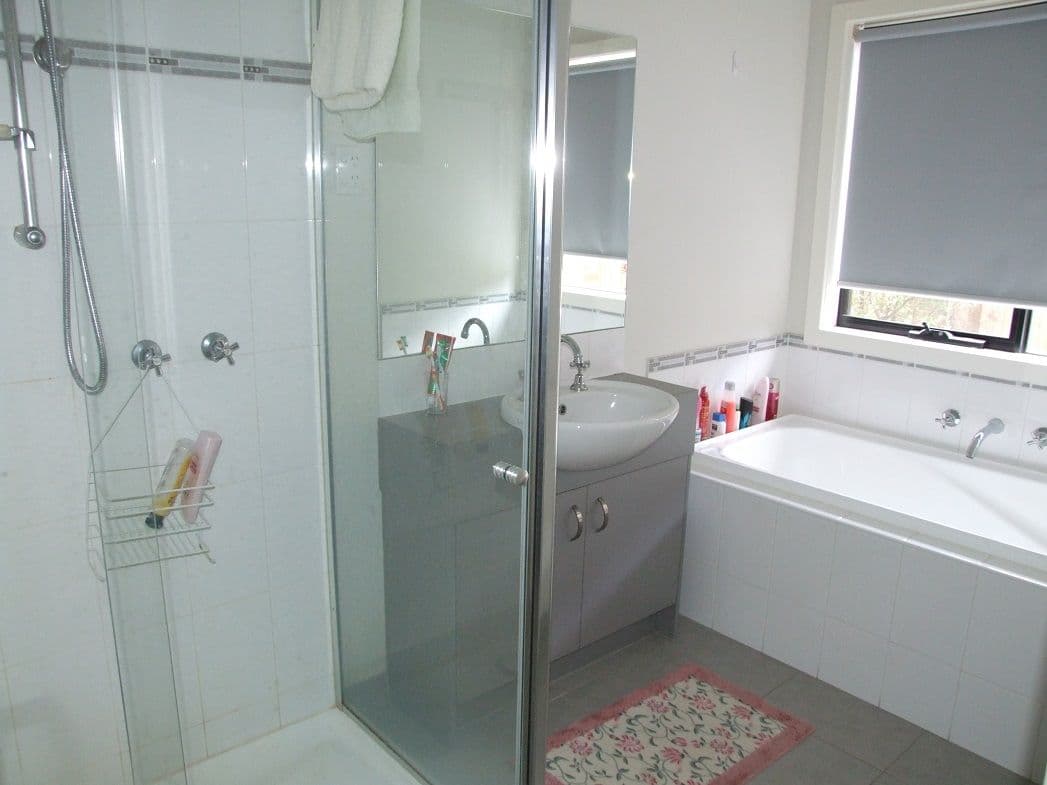 2c Oldershaw Road, MELTON VIC 3337, Melton - Thumbnail 4
