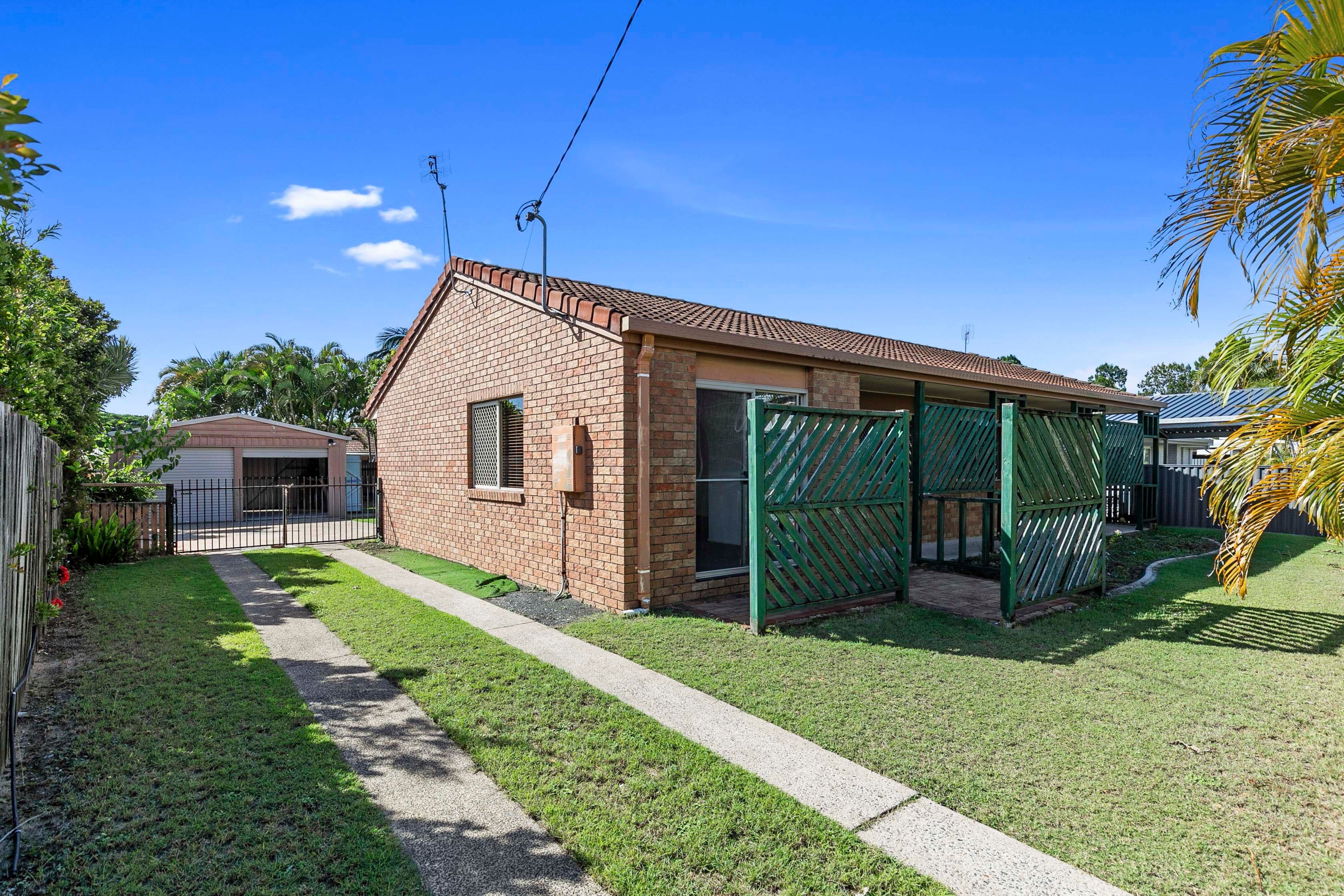 183 Dayman Street, Urangan QLD 4655, Urangan - Thumbnail 2