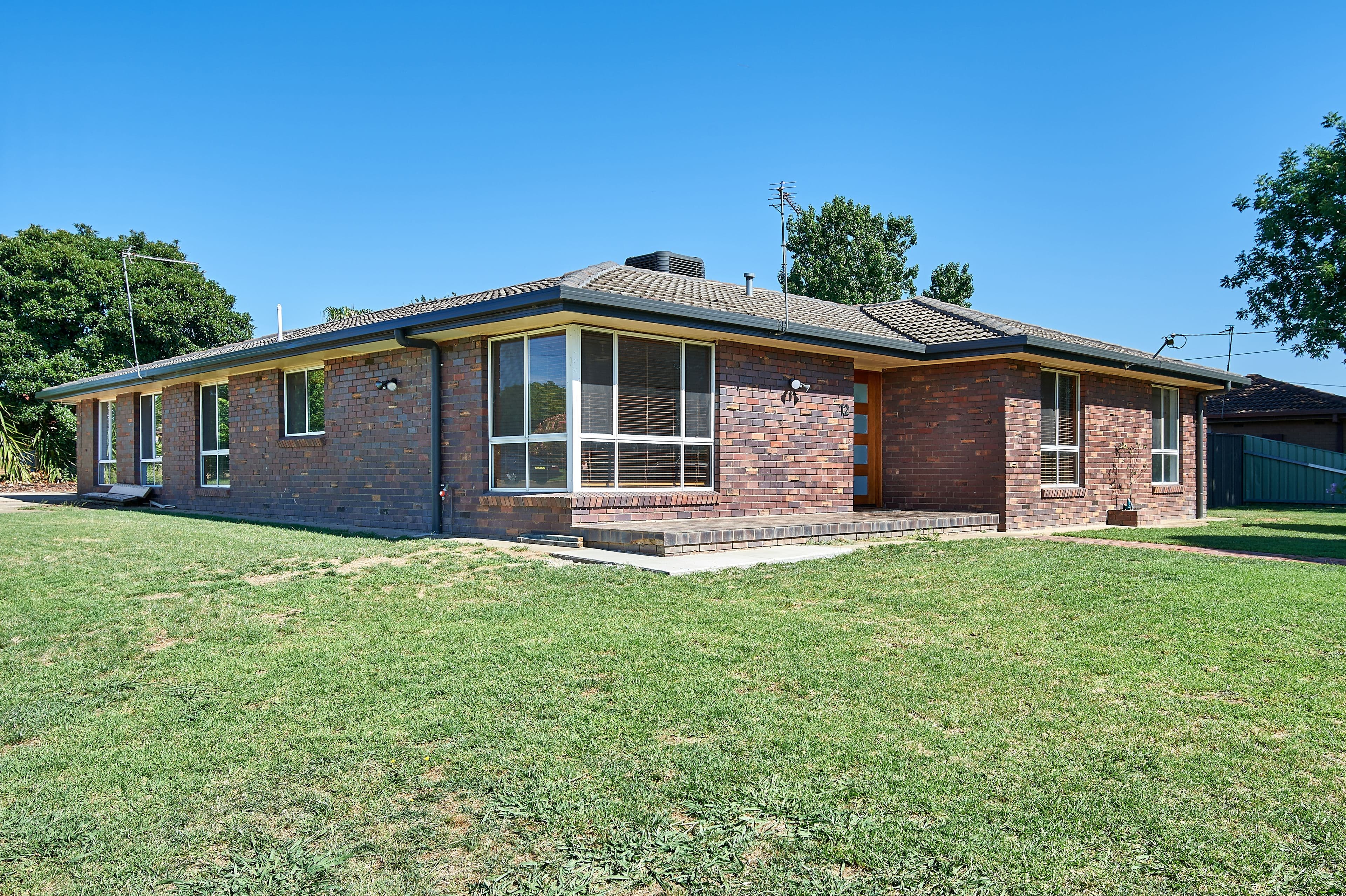 12 Gregory Crescent, Lake Albert NSW 2650, Lake Albert - Thumbnail 2