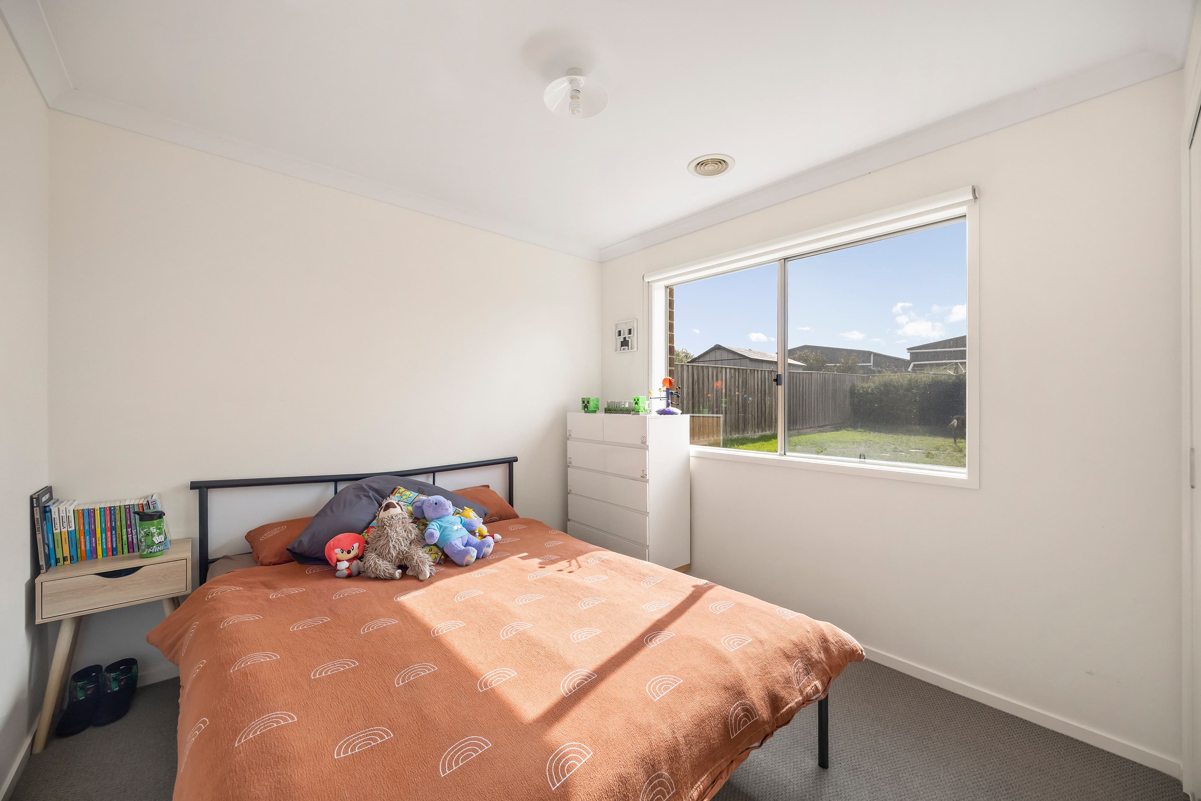 8 Dianella Way, Romsey VIC 3434, Romsey - Thumbnail 7