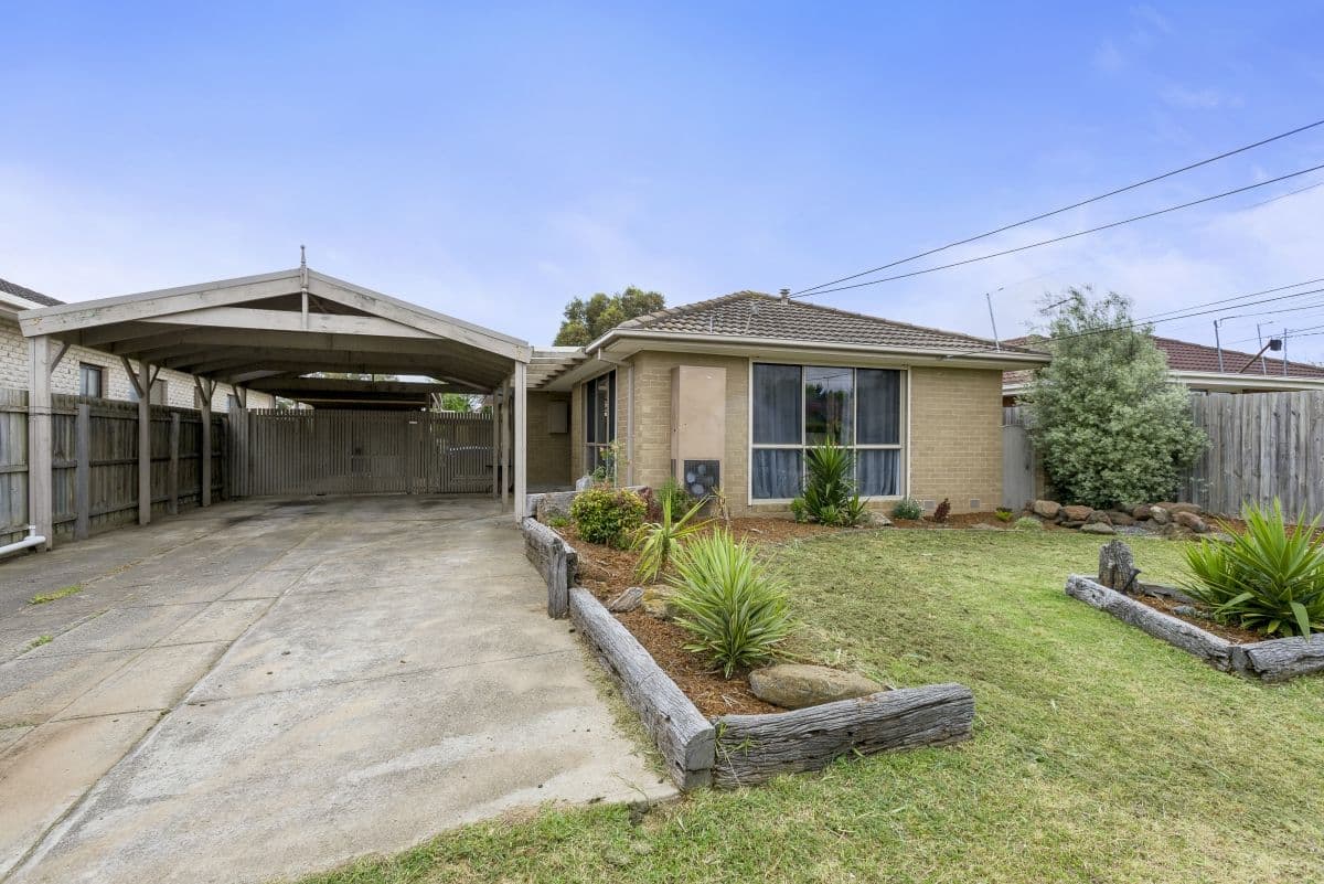 16 Grant Avenue, Werribee VIC 3030, Werribee - Thumbnail 2