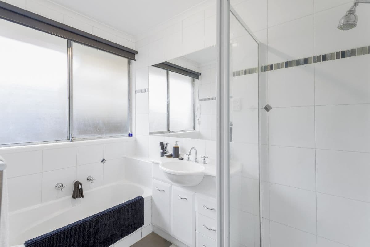 16 Grant Avenue, Werribee VIC 3030, Werribee - Thumbnail 7