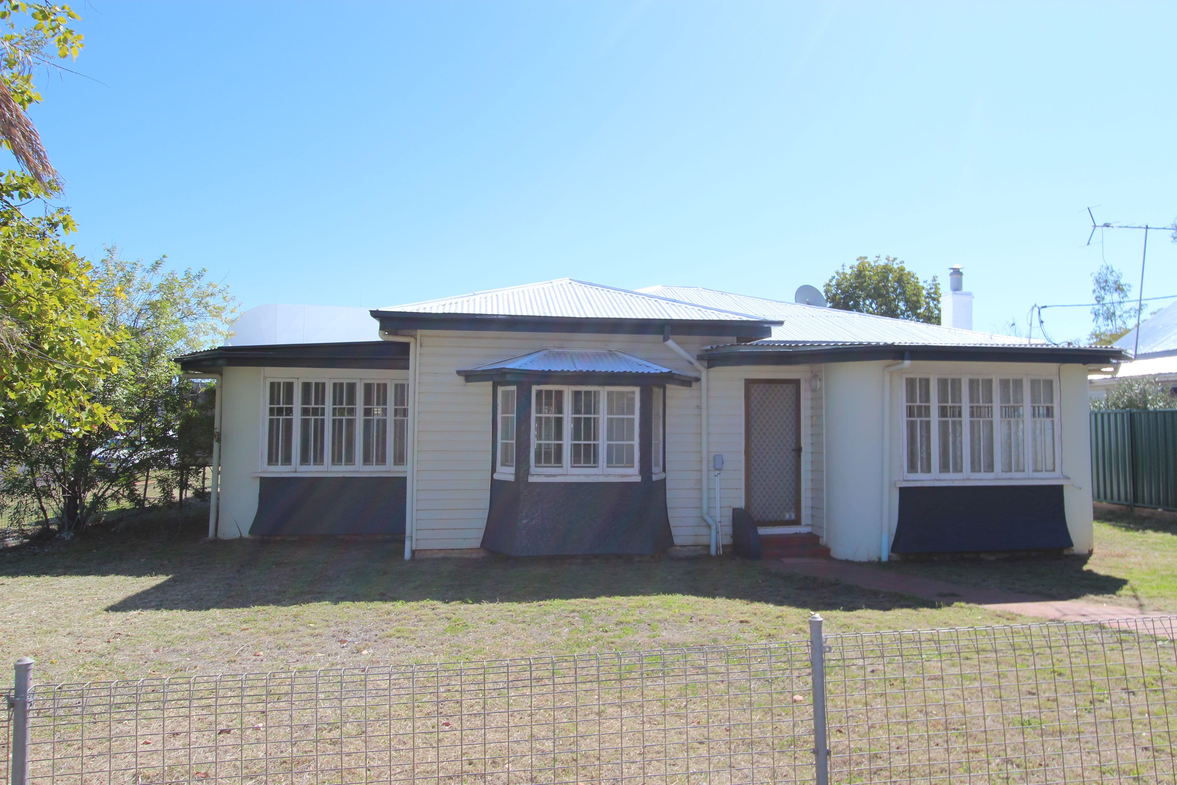 107 Galatea Street, Charleville QLD 4470, Charleville - Image 1