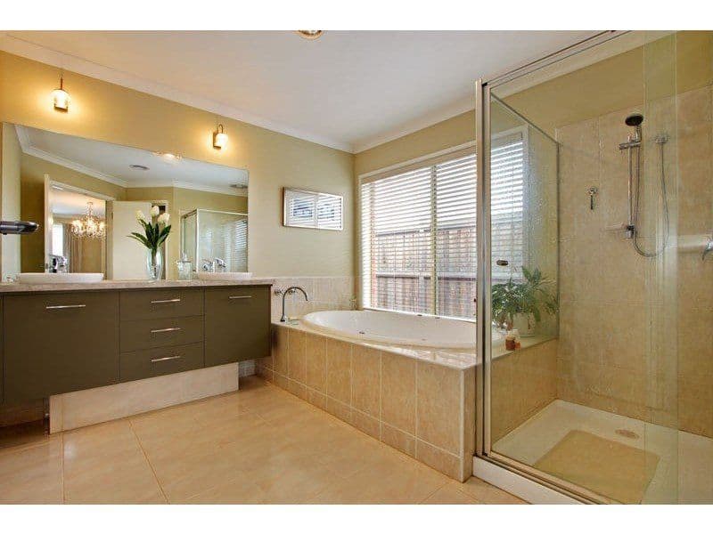 41 Sussex Avenue, CRANBOURNE VIC 3977, Cranbourne North - Thumbnail 4