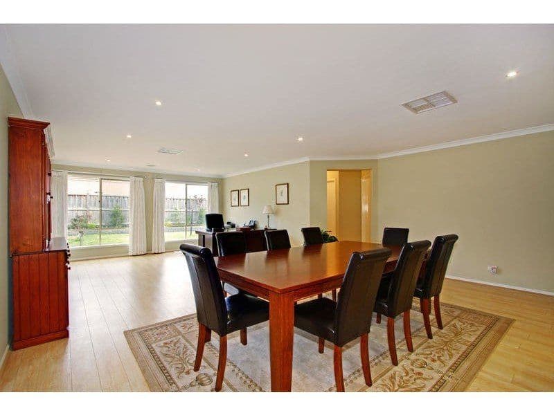 41 Sussex Avenue, CRANBOURNE VIC 3977, Cranbourne North - Thumbnail 8