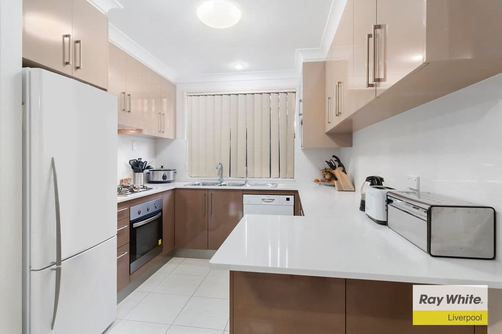 18 Peppercorn Place, Horningsea Park - Thumbnail 2