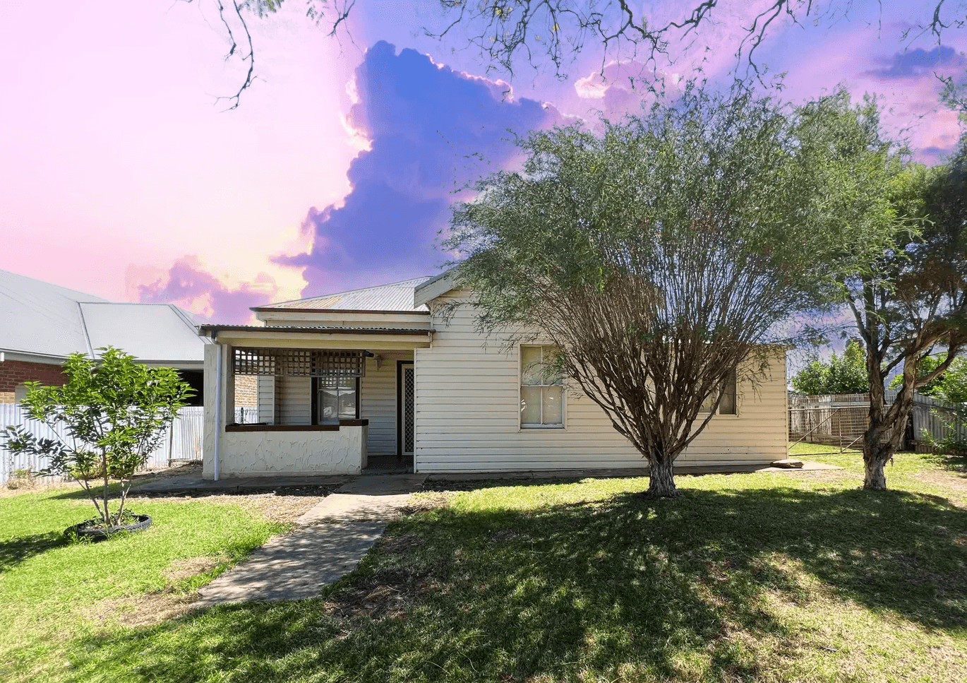 8 Bollinger Street, Parkes NSW 2870, Parkes - Image 1