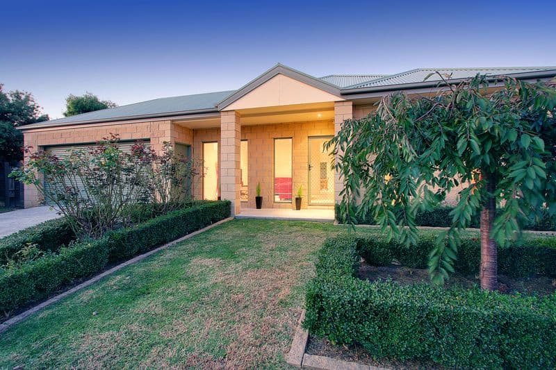 8  Sweetlands Court, MOUNT MARTHA VIC 3934, Mount Martha - Thumbnail 2