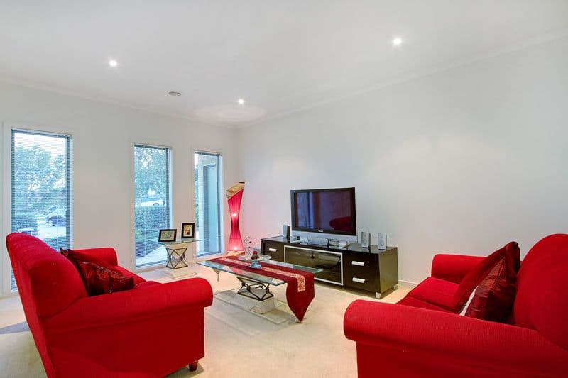 8  Sweetlands Court, MOUNT MARTHA VIC 3934, Mount Martha - Thumbnail 3