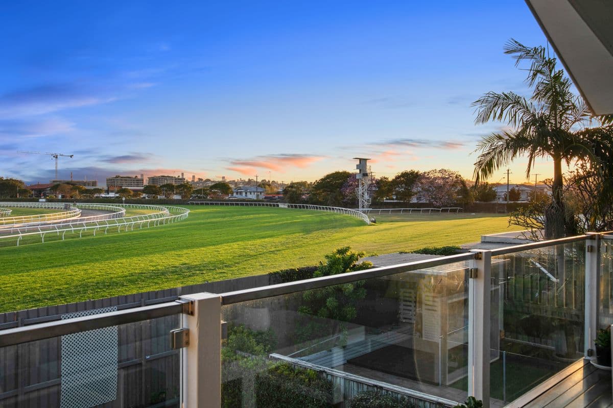 23 Raceview Avenue, Hendra QLD 4011, Hendra - Thumbnail 2