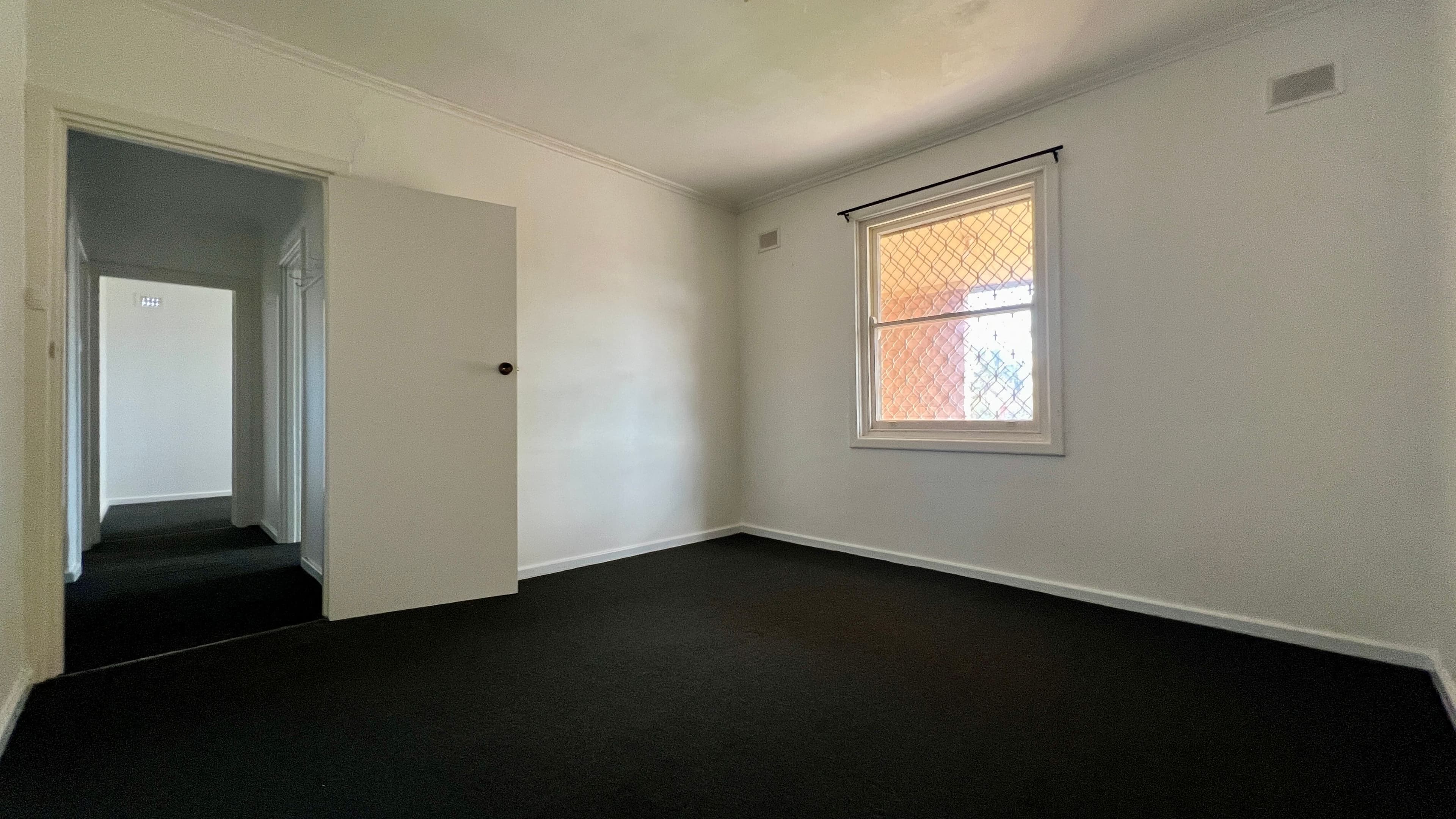 12 Wade Street, WHYALLA NORRIE SA 5608, Whyalla Norrie - Thumbnail 4