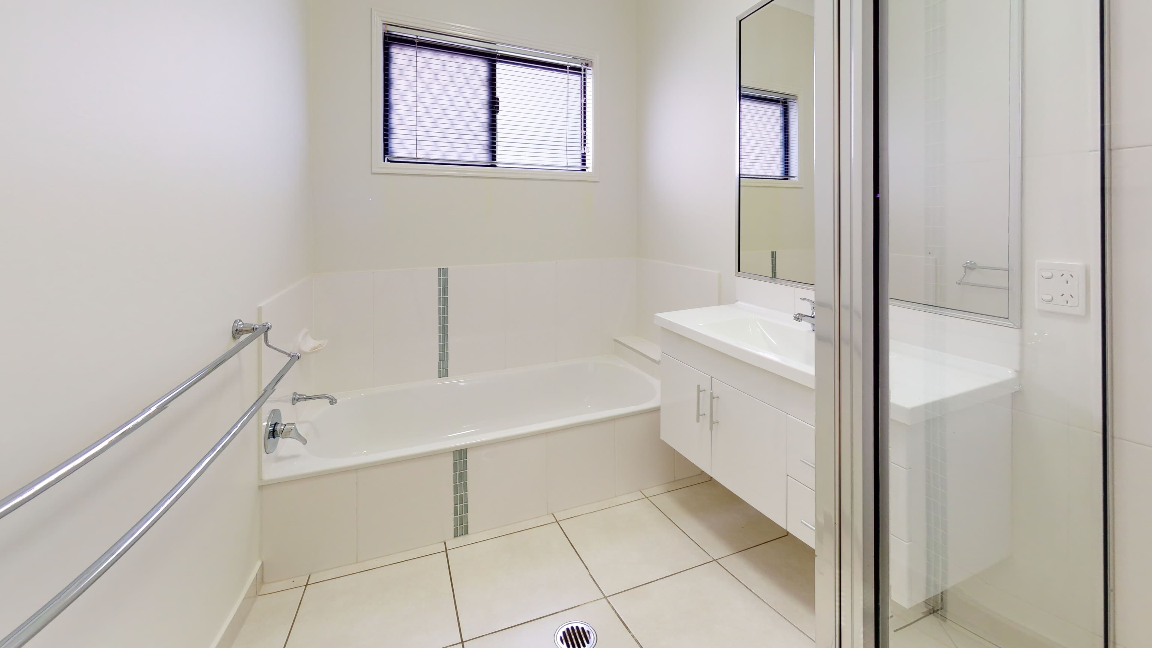 9 Hollanders Crescent, Kelso QLD 4815, Kelso - Thumbnail 7