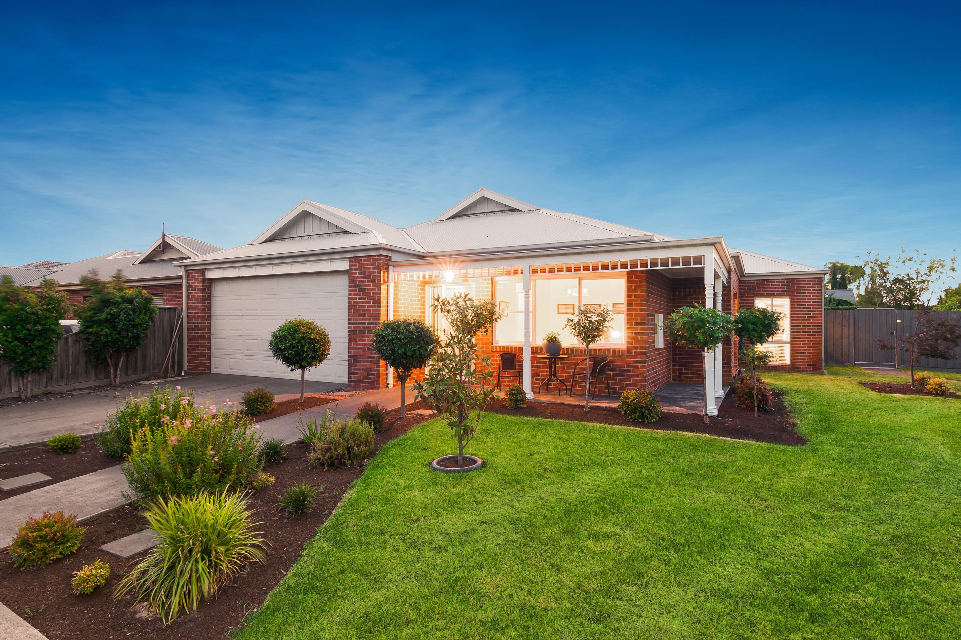 11 Henry Lawson Drive, Pakenham VIC 3810, Pakenham - Thumbnail 2