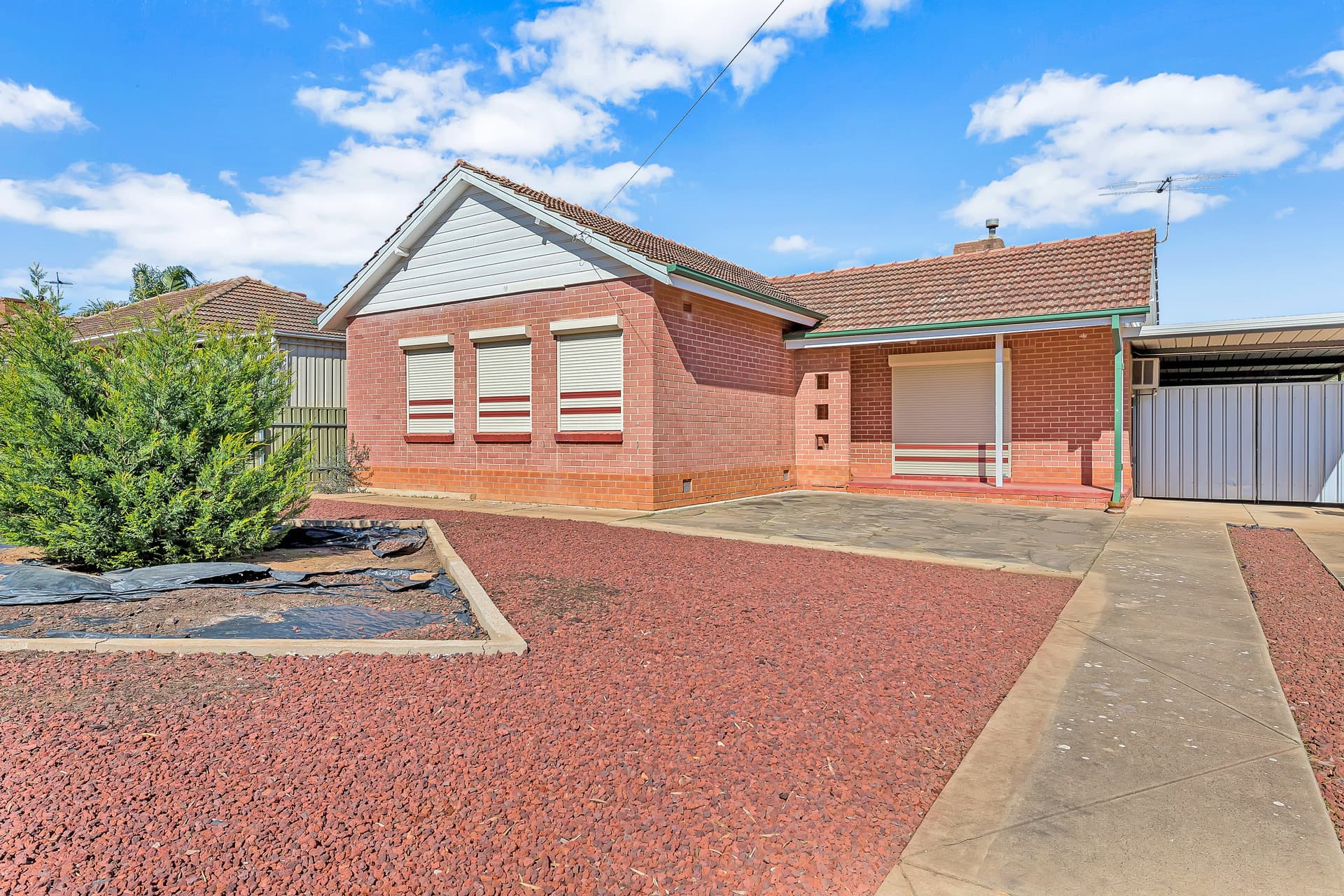 8 Allington Street, Elizabeth Grove - Image 1