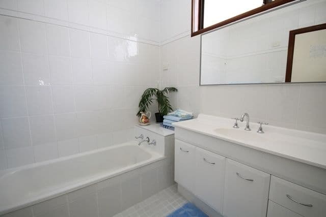 Lurnea NSW 2170, Lurnea - Thumbnail 4