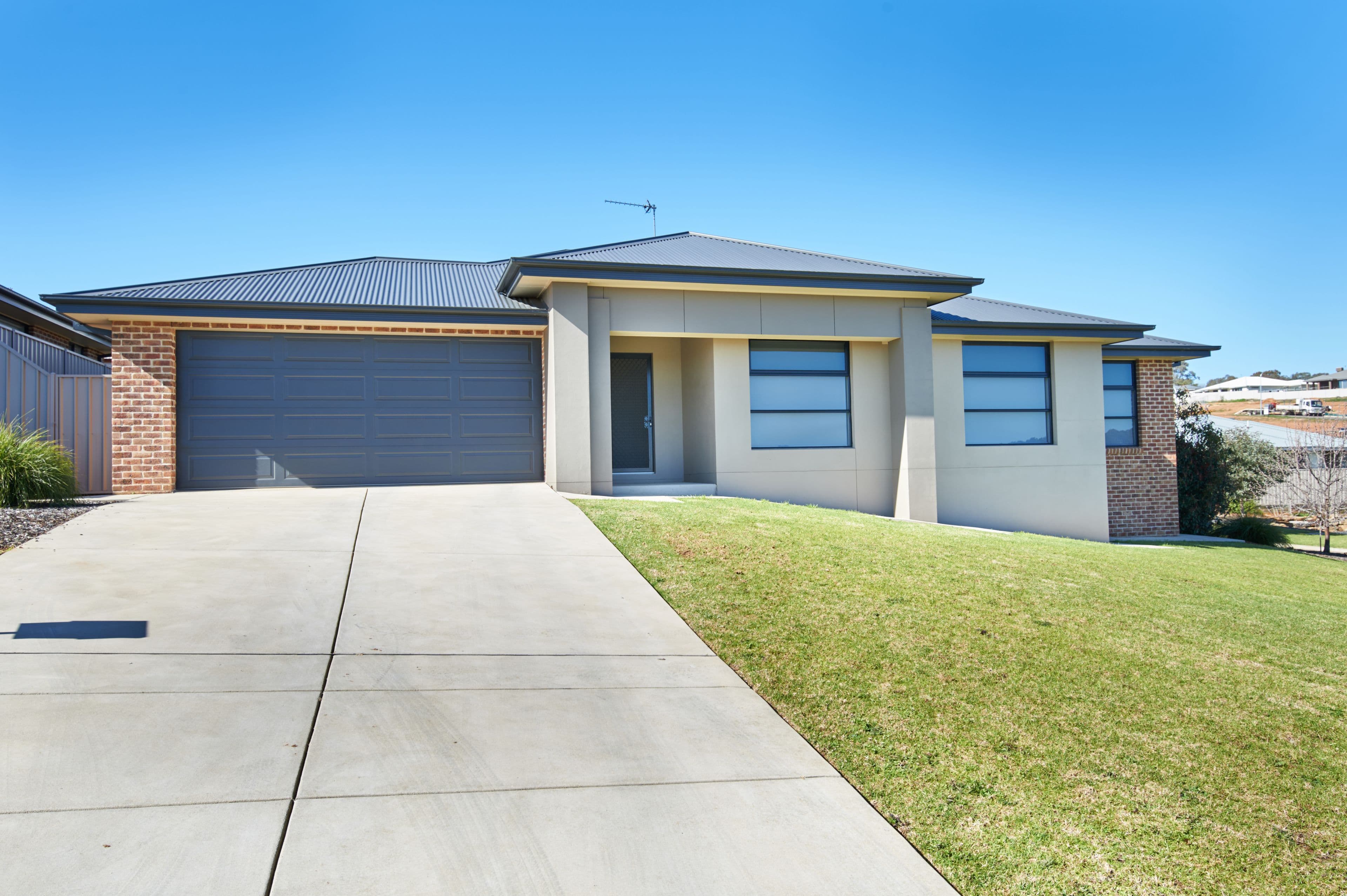 27 Osterley Street, Bourkelands - Image 1